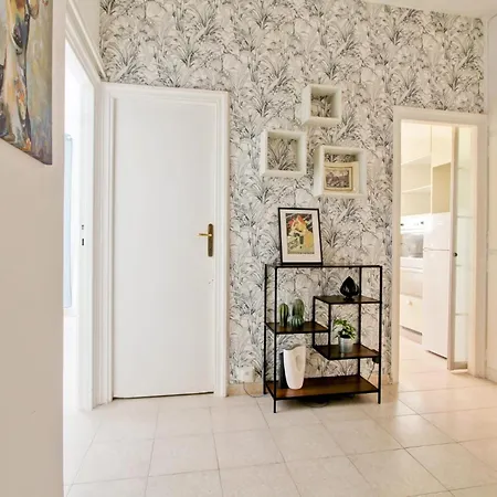 White Boutique * روما